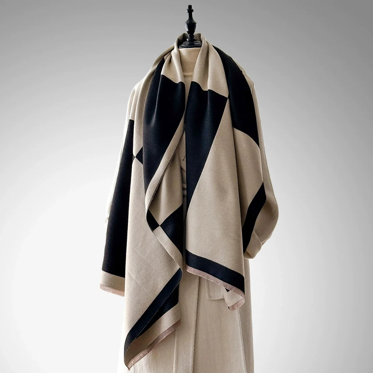 

Женская шаль из пашмины с геометрическим принтом, теплые кашемировые шарфы, роскошное зимнее толстое одеяло Bufanda, женская бандана, Echarpe Poncho