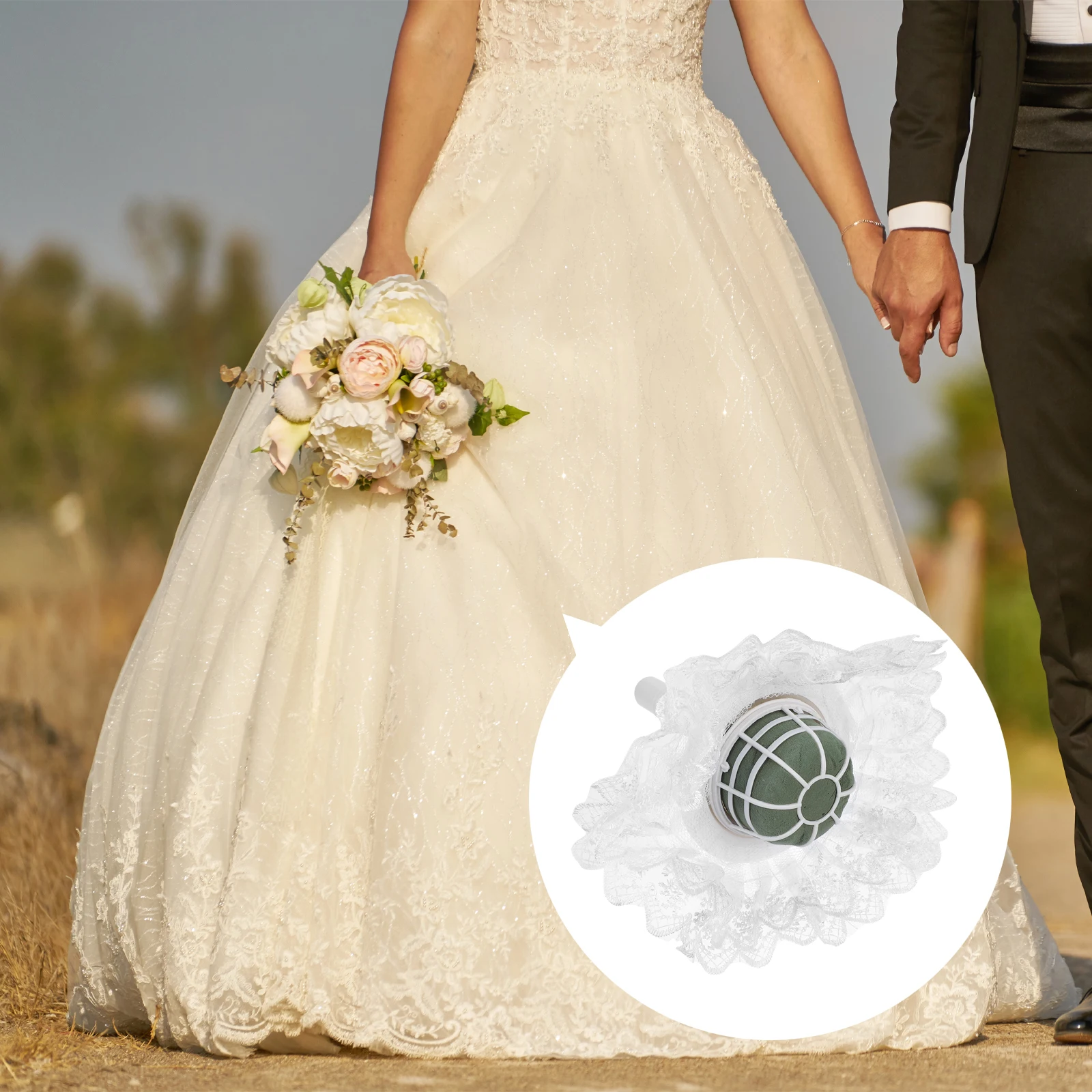 

Bride Holds Flowers Floral Arrangement Holder Green Mud Lace Bouquet Base Lightweight Wedding Supplies Preservative Aid