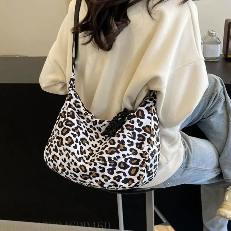 

D46D Leopard Print Print Sag Sacd в пельмениной форме модная модная сумка для плеча для повседневного использования и