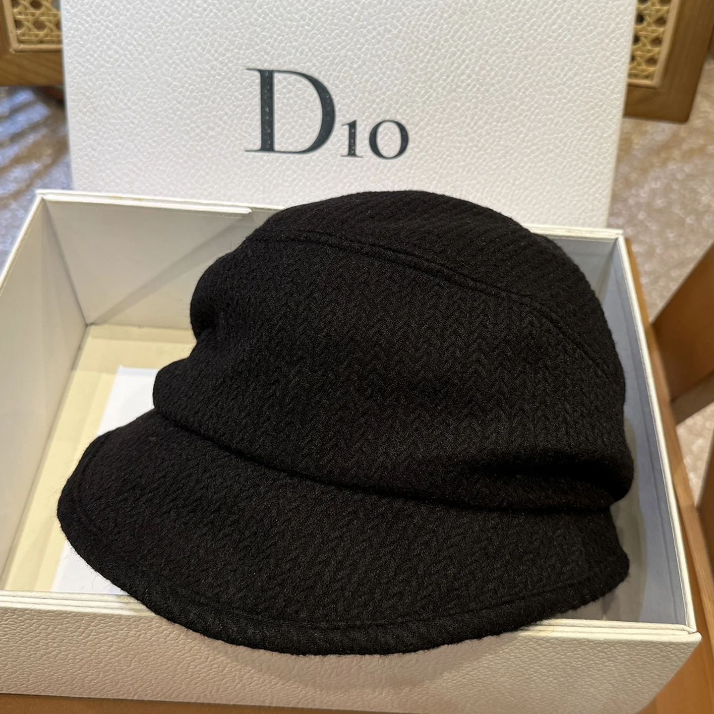 暖かいニットウールハット、ファッショナブルなブリティッシュレトロスタイル、カジュアルで小顔効果のあるバケットハット、若い女性向け、春秋シーズン