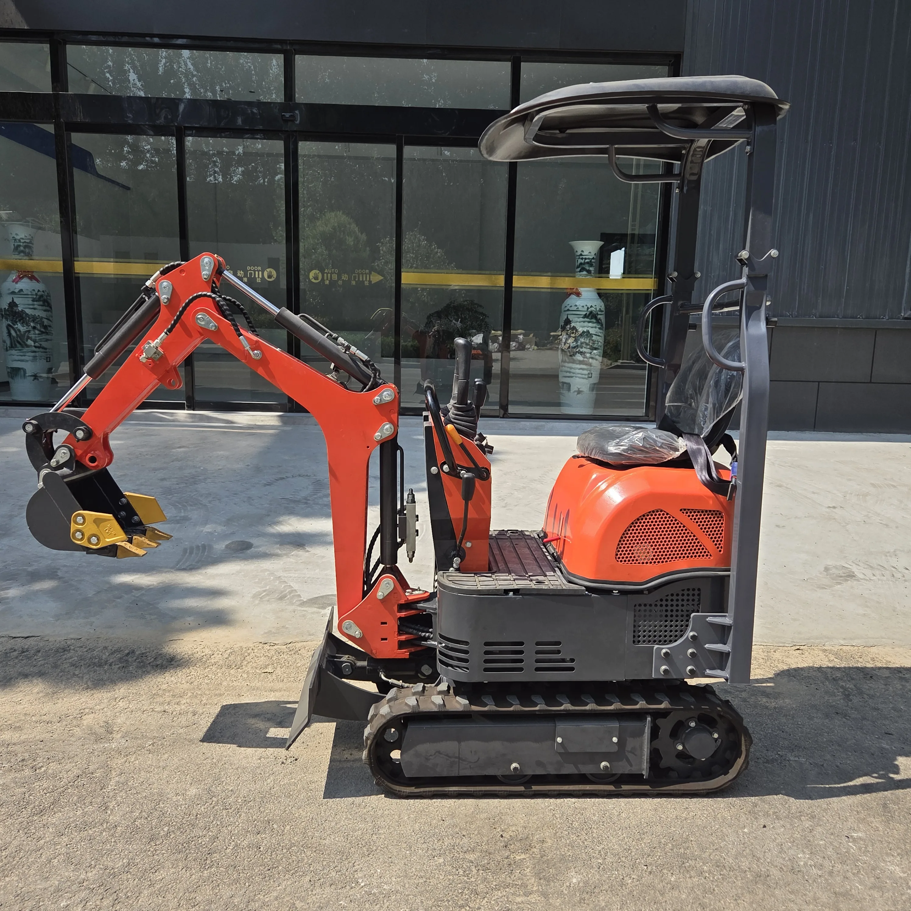 Customizable 0.8T EPA Mini Excavator (Tailless) – Ideal for Urban & Landscaping Projects Flexible and ConvenientHigh Efficiency