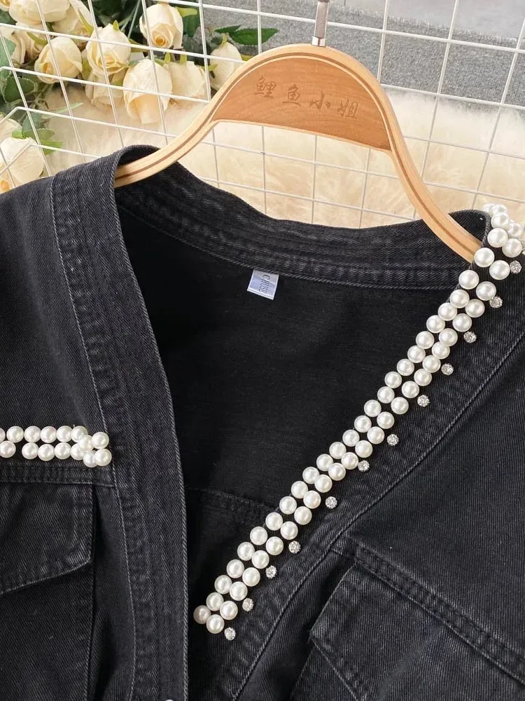 Fall 2026 New Retro Denim Jacket Coat Female Temperament V-neck Single-breasted Beaded Waist Slim Jacket Top KK1333