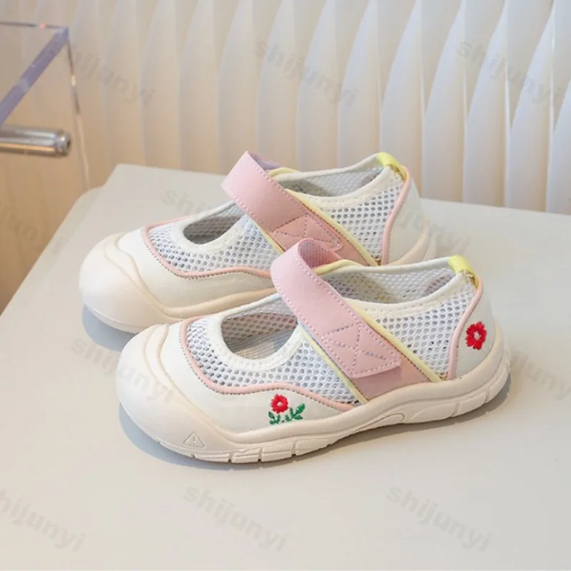 

Kids Sandals Summer New Fashion Sweet Flower Embroidery Fashion Breathable Mesh Shallow Casual Shoes Girls Fashion Beach Shoes