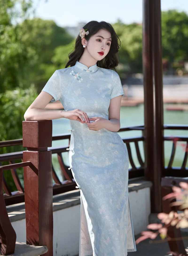 

Новое улучшенное длинное платье Cheongsam в китайском стиле для молодежи, лето 2025, новое ретро-платье Ципао с жаккардовым принтом