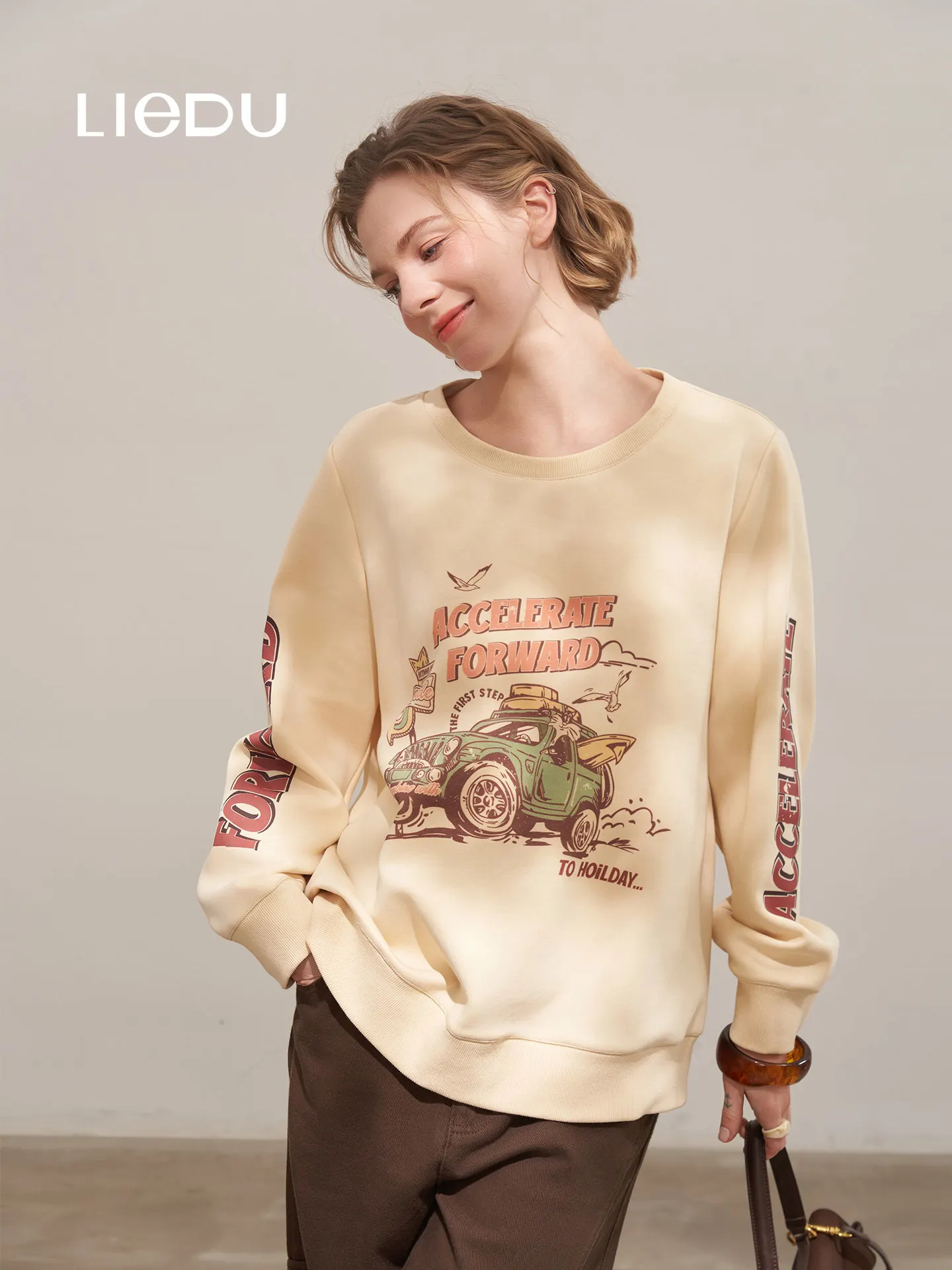 LIEDU Vintage Car Graphic Print Crew Sweatshirt Women Plus Size Loose Fit Straight Shoulder Long Sleeve Casual Daily Outfit 2026