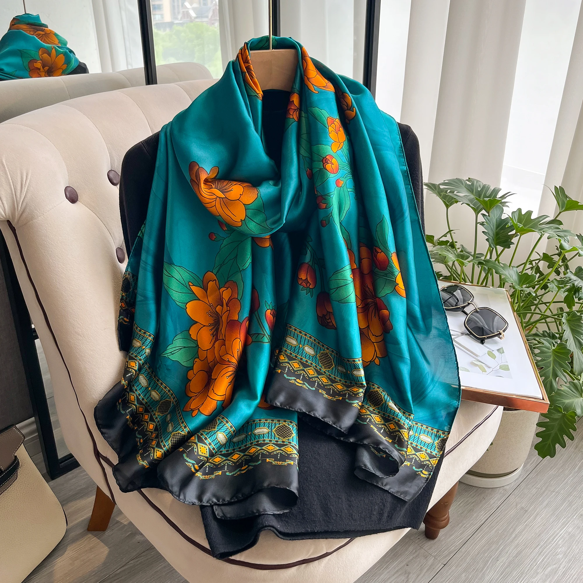 Luxury Style Sunscreen Shawls Popular 2024 New Beach Bandanna The Four Seasons Design Scarves Women 180X90CM Square Silk Scarf