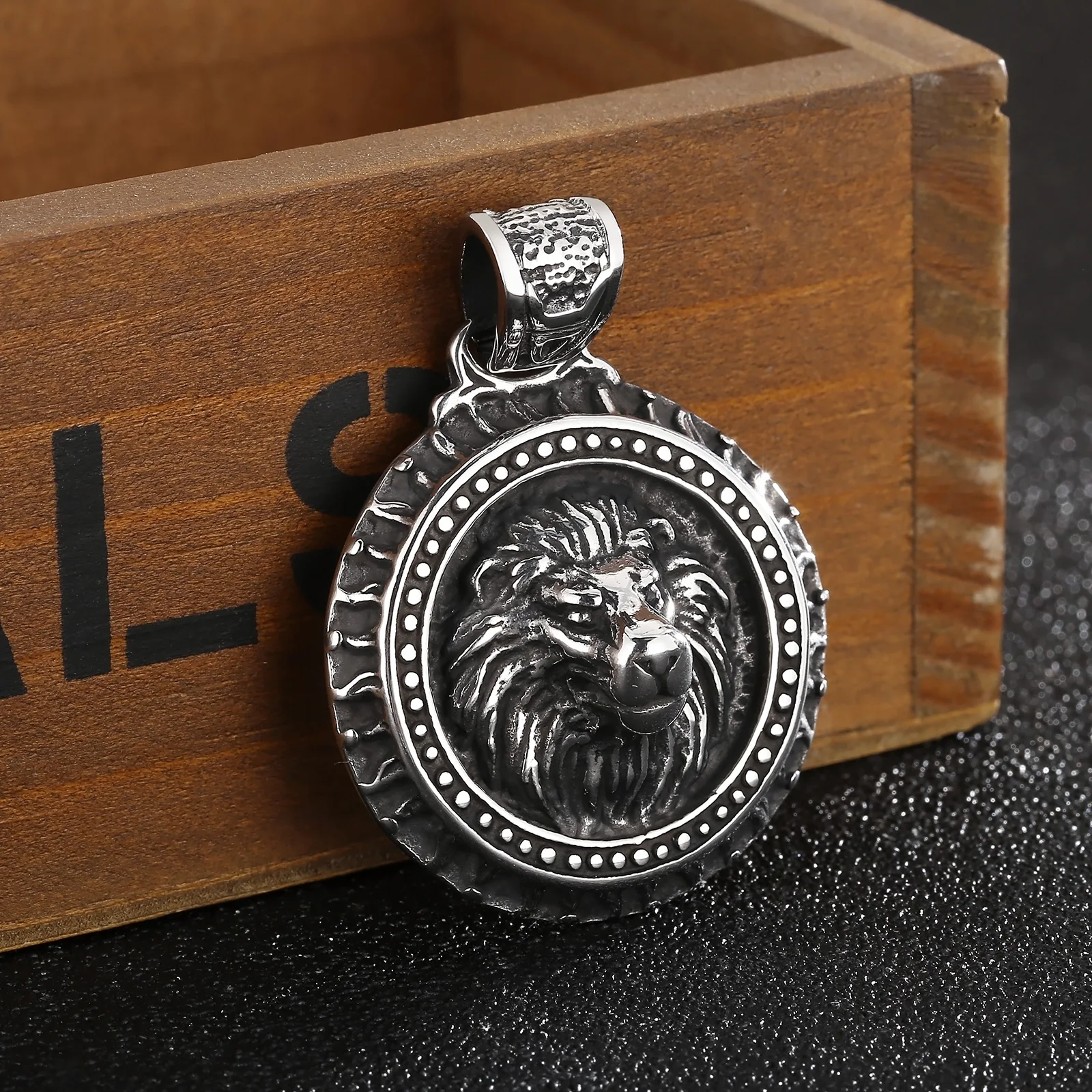 Skeleton Lion Head Necklace Pendant Stainless Steel Skull Pendant Vintage Hip-hop Punk Cool Jewelry Halloween Gift