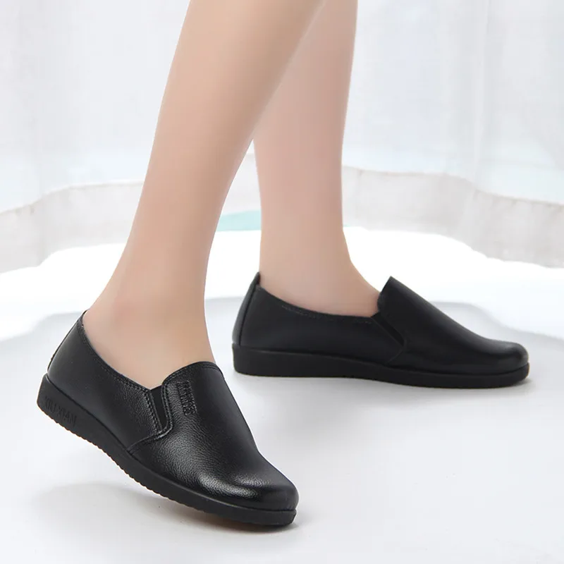 Zapatos planos antideslizantes de trabajo suave para mujer, zapatos de camarero de Chef, zapatos de cocina de Hotel y restaurante, zapatos impermeables a prueba de aceite negros