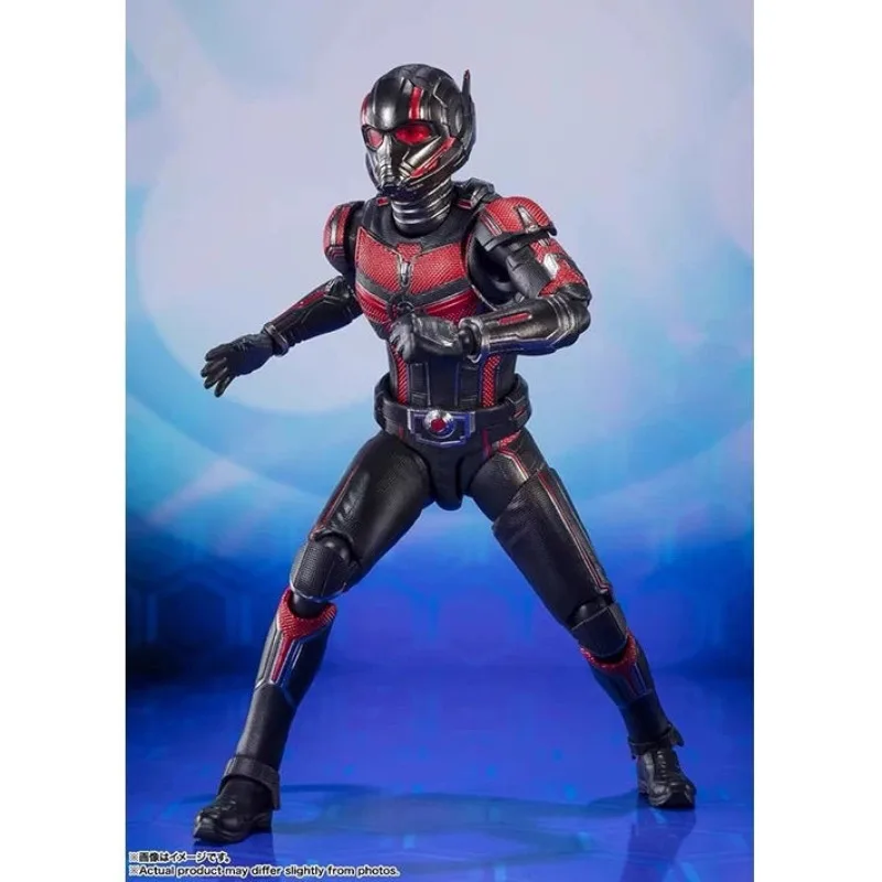 Disponibile originale Bandai SHF Anime Hobby Ant Man e la vespa Quantum of Madness Action Figure Toy Gift Model WY