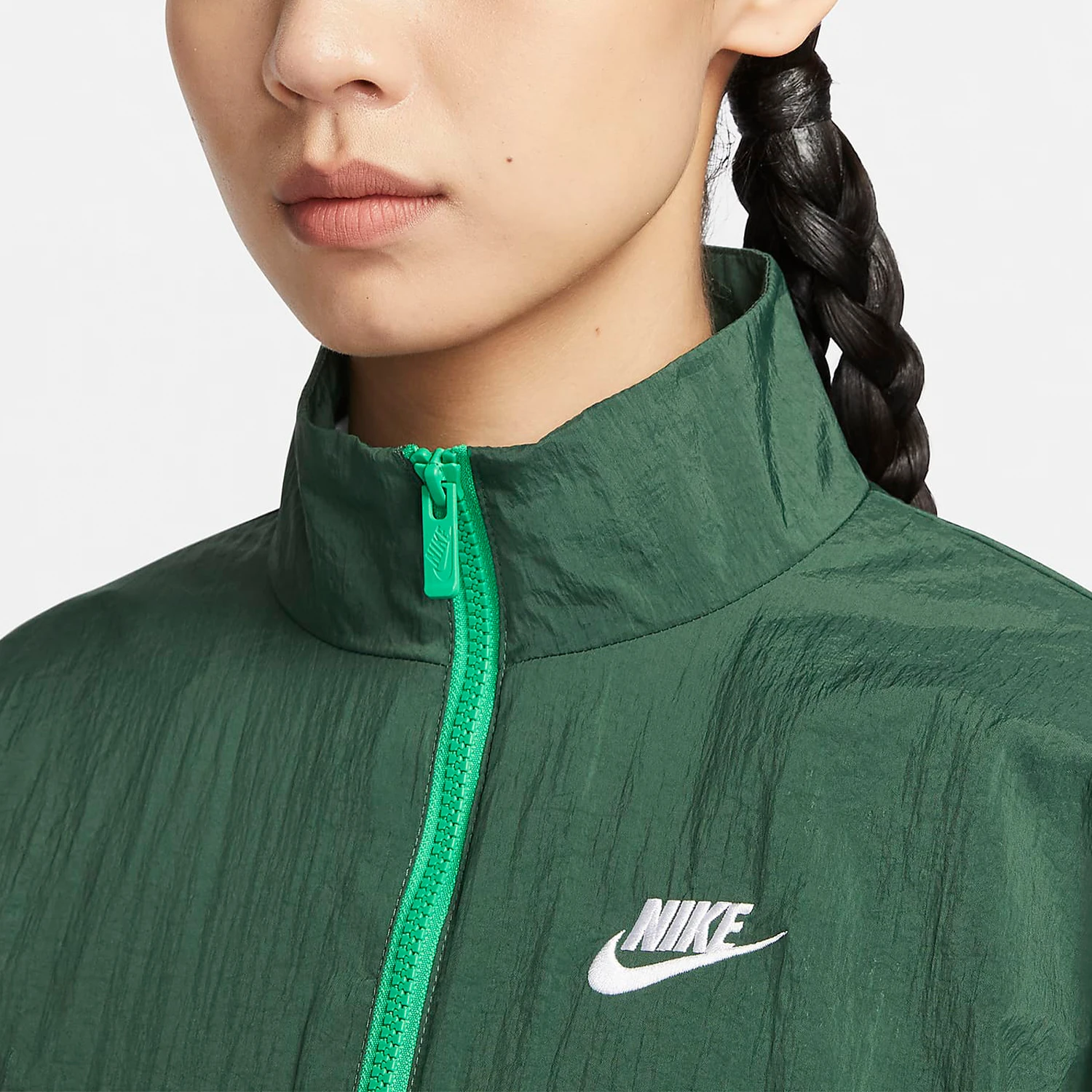 سترة Nike الرياضية الأصلية للنساء ذات الياقة الواقفة DM6186-323