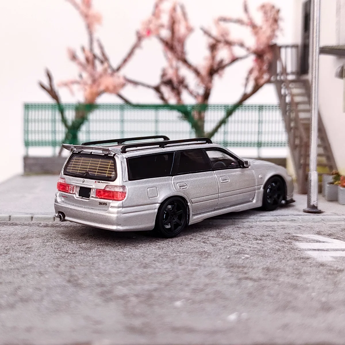 Diecast SW 1: 64 체중계 닛산 R34 Stagea 260RS 왜건 여행 크록 자동차 합금 자동차 모델 컬렉션 전시 장난감