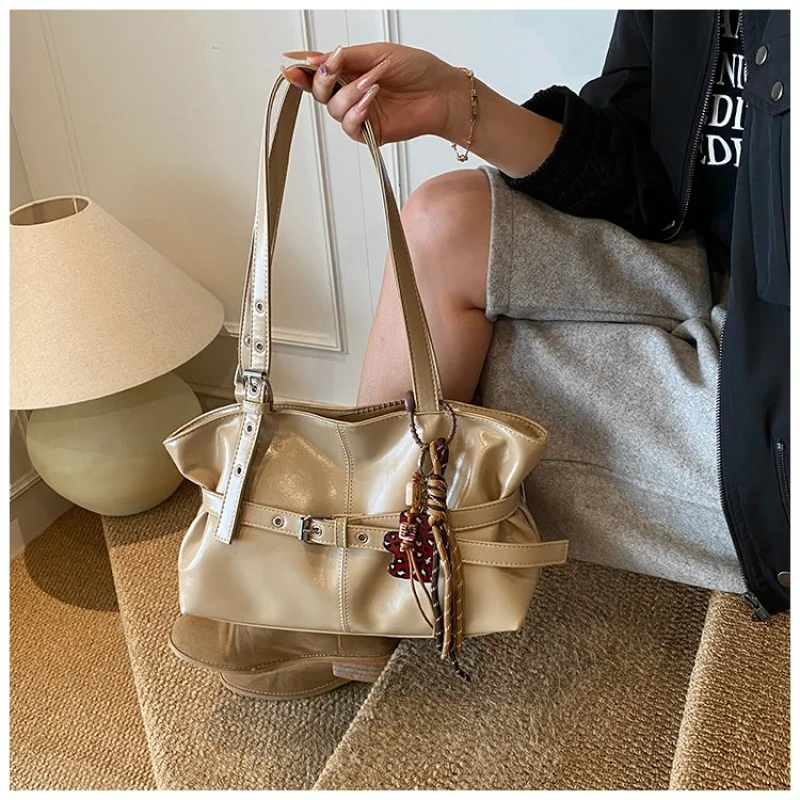 

Stylish Ladies Crossbody-Bag Made Of Octagon-Printed Leather Featuring High-End Cyprus Commuter Lightweight Soft Look