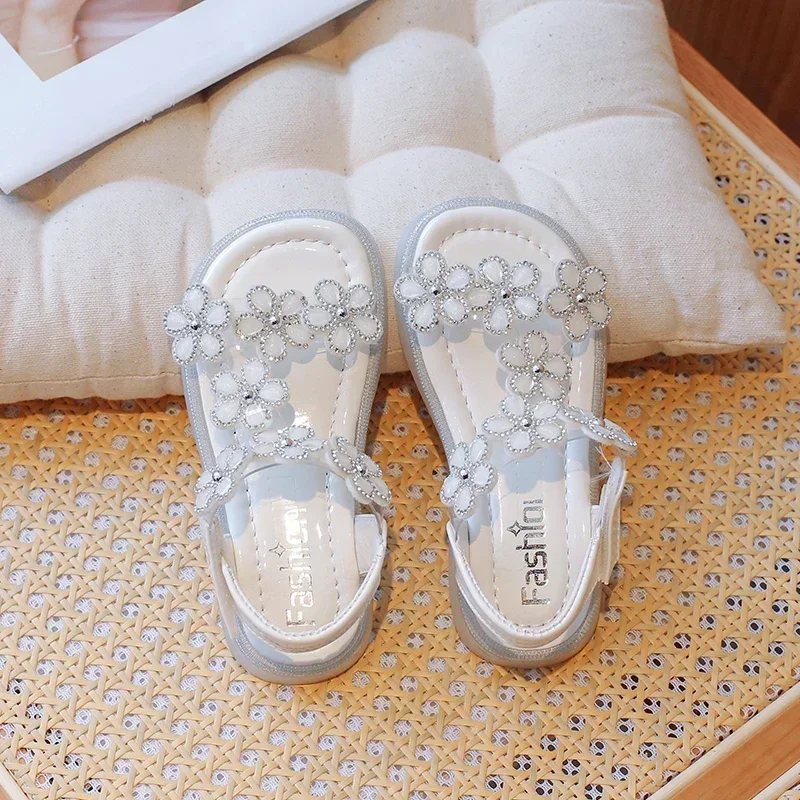 Summer Fashion Kids Comfortable Elegant Cute Flower Crystal Beautiful Baby Girls Children Sparkling Princess Flat Bottom Sandals