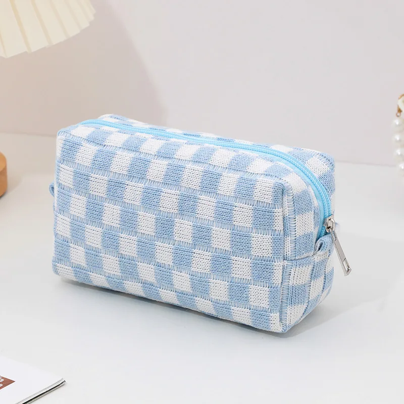 Autumn and Winter Hot New Knitted Wool Checkerboard Cosmetic Bag Portable Travel Toiletry Bag Large Capacity Cosmetics Bag