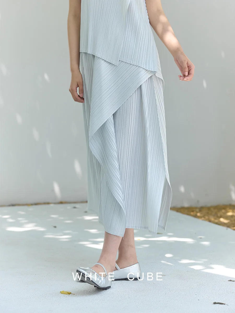 YUDX 2025 ensemble deux pièces plissé sans manches pour femmes haut à ourlet asymétrique et jupe mi-mollet argent décontracté vêtements de mode quotidiens