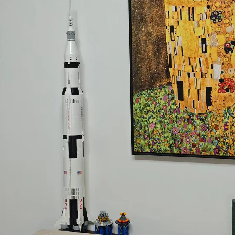 Classic Model The Apollo Saturn V Launch Vehicle Rocket And Launch Pad Fit Building Blocks Kid Education Toys Gifts