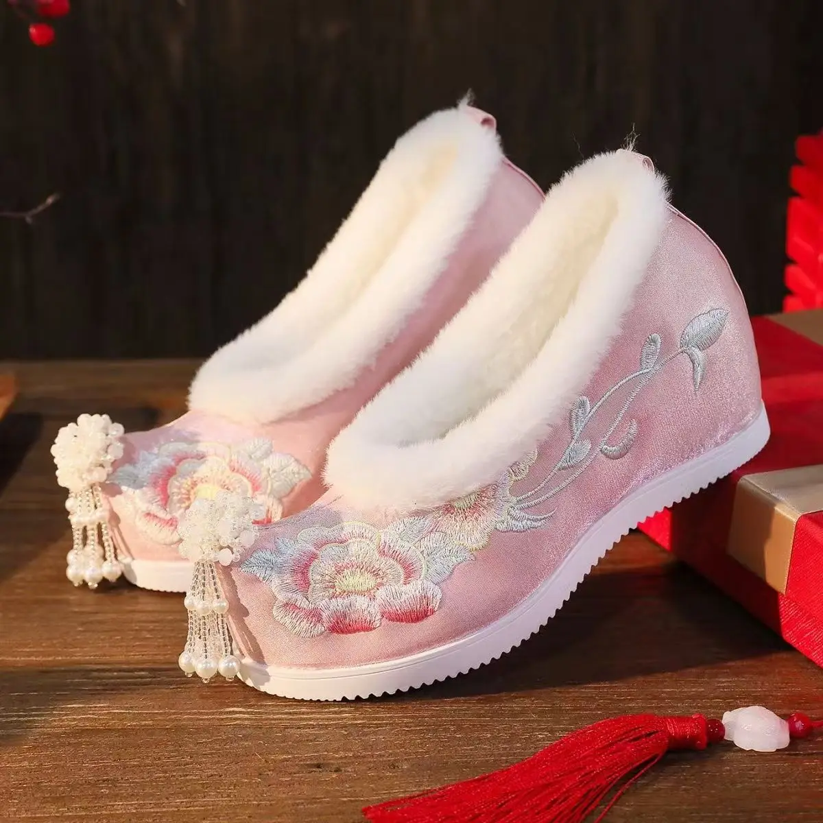 

Женские неглубокие хлопковые туфли с вышивкой в этническом стиле, туфли-мюли с плюшевыми шнурками и бусинами, бахрома, для ханьфу