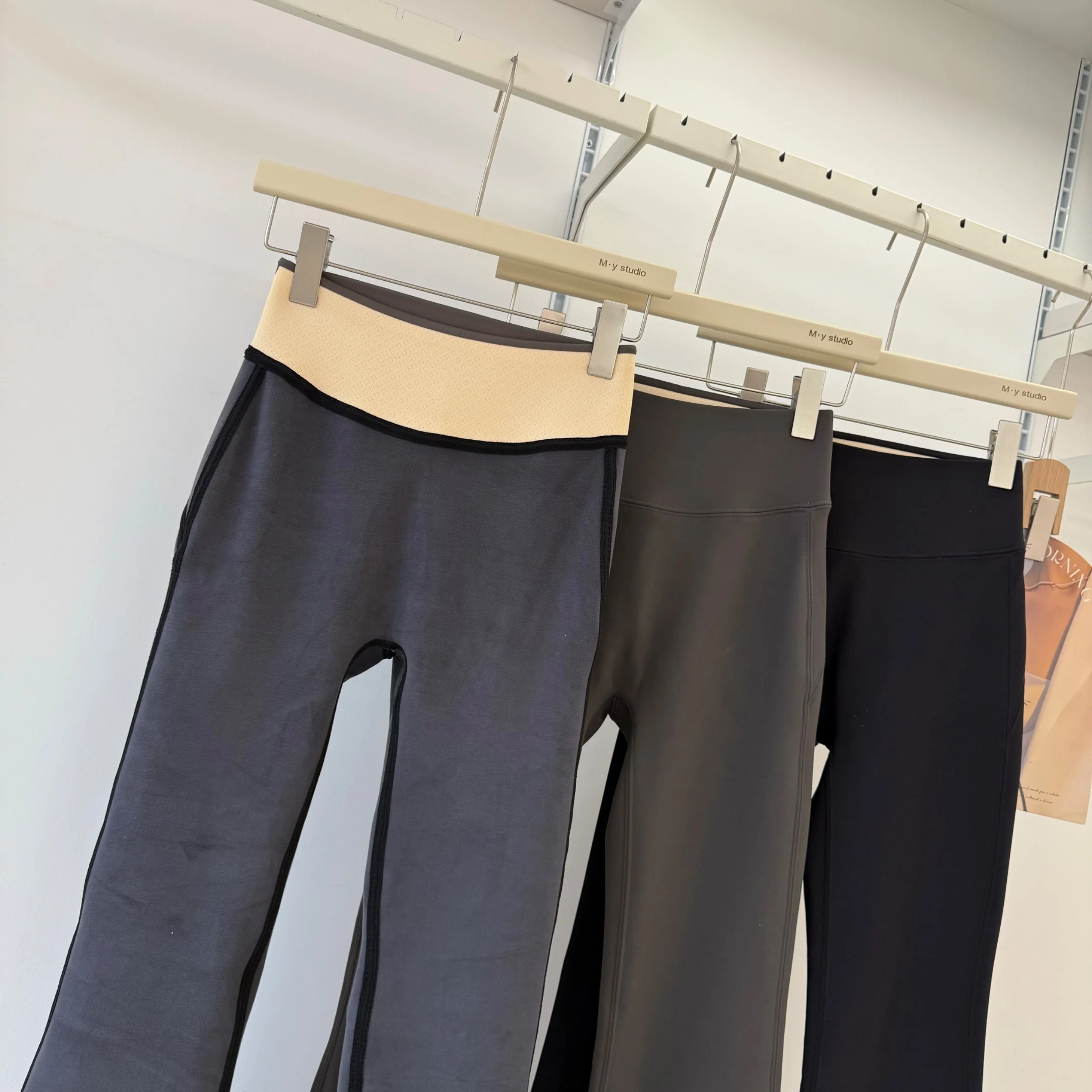 Pantaloni da yoga dimagranti a vita alta in lattice Floing Brued Arkskin Pantaloni micro svasati Pantaloni lunghi che migliorano il culo Fitn