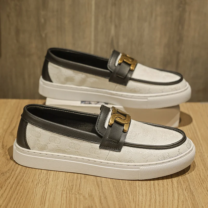 Nuove scarpe per il tempo libero per uomo mocassini alla moda bassi Slip On Bussiness scarpe Casual scarpe da barca piatte Sneakers in pelle di