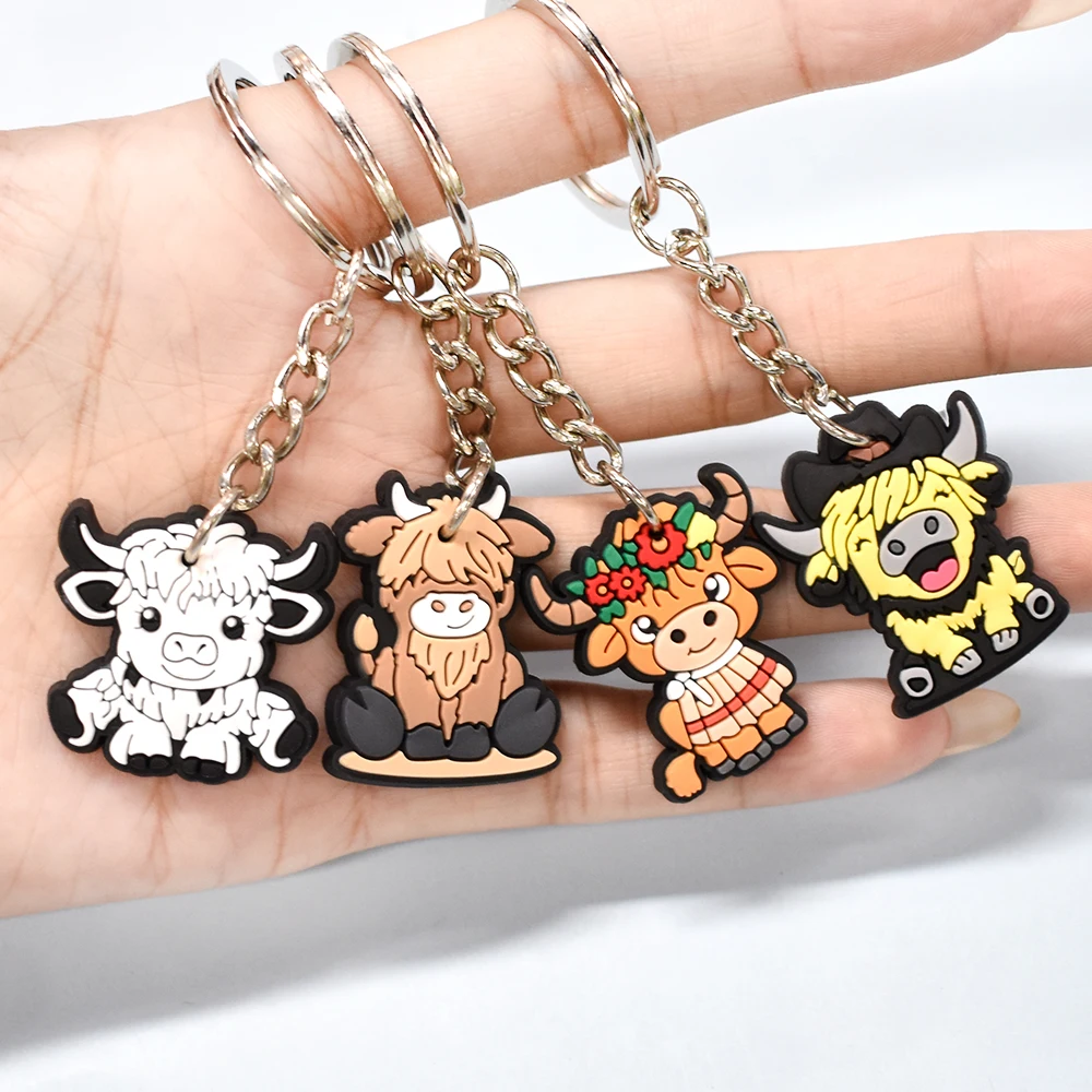 1PCS PVC kyloe keychain cartoon highland cow keychain with cow consumption key holder suitable for adult car key gifts