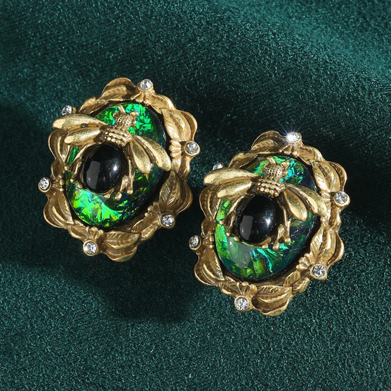 

Vintage Moth Opal Earrings Studs Antique Gold Color Rhinestone Bee High Quality Party Designer Luxury Brand Jewelry 2025 Trendy