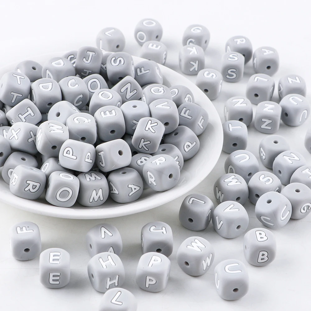 Kovict 20–26 Stück 12 mm graue Silikon-Alphabet-Buchstabenperlen für Schmuckherstellung, Buchstaben für Armbänder, Schmuckzubehör