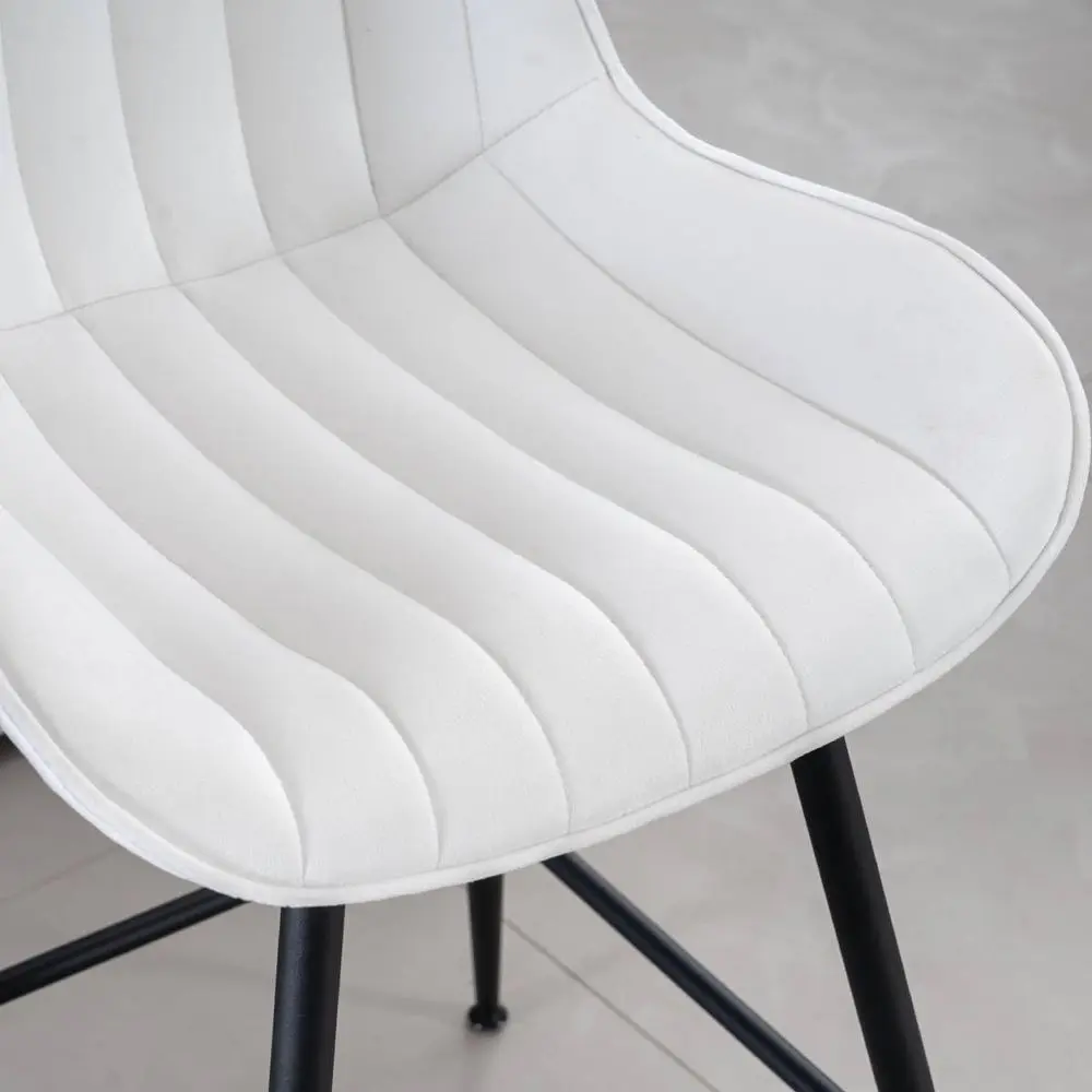 Coppia di sgabelli da bar moderni imbottiti ad altezza bancone in tessuto bianco per cucina, bar e caffè