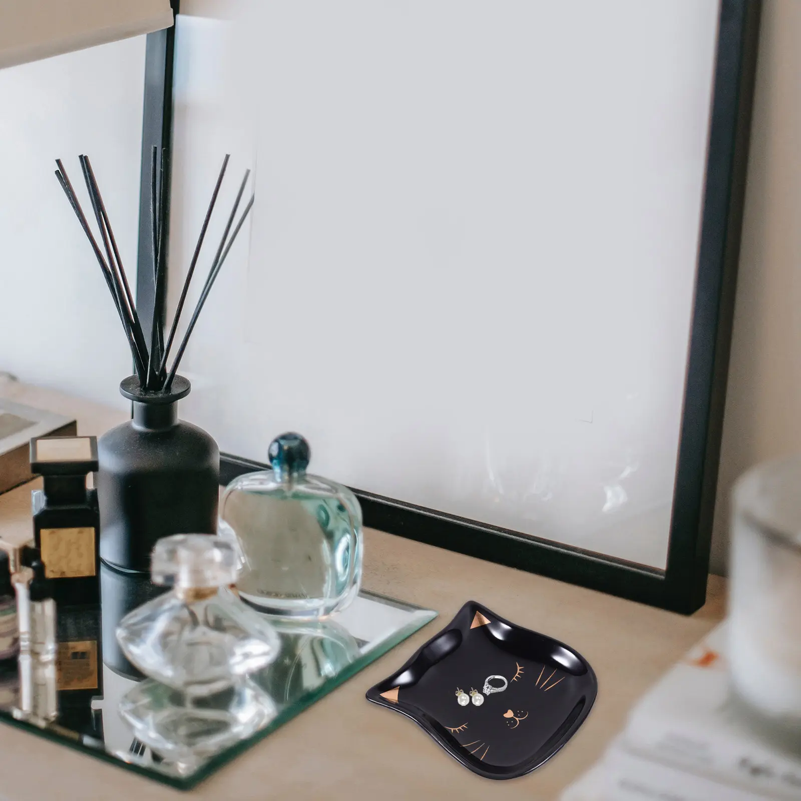 

2Pcs Ceramic Jewelry Display Plate Kawaii Cat Shape Storage Tray for Engagement Wedding Ring Earring Holder Sushi Fruit Table