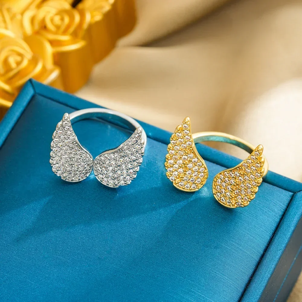 أجنحة مبالغ فيها وفتحات الزركون 2025newA خاتم نسائي ذهبي حقيقي مطلي بالنحاس عيار 18 قيراط بتصميم متخصص