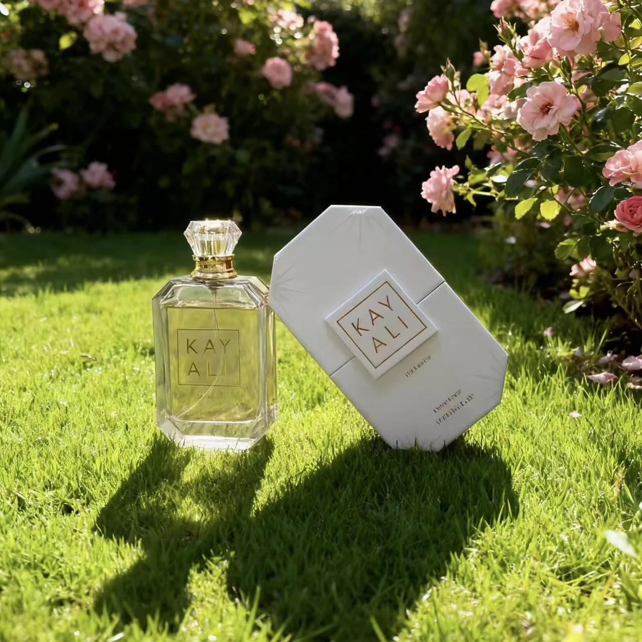 KAYALI 28 วานิลลา ไลท์ เอสเซนส์ 3.4 ออนซ์ (100 มล.) กล่องของขวัญ เหมาะสำหรับคริสต์มาสและโอกาสพิเศษอื่นๆ