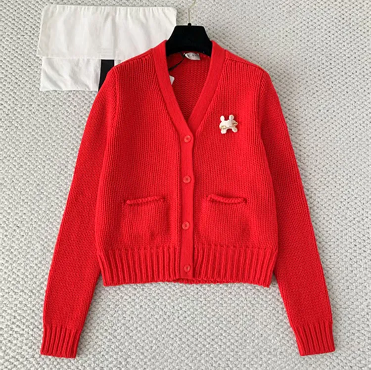 

Customized New Winter 2025 styles of European and American women's clothing Long-sleeved V-neck wool knitted sweater Cardigan