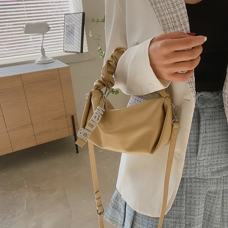 Moda dantelli kolu kadın çanta tasarımcısı elmas harfler omuz çantaları lüks Pu deri Crossbody küçük Tote cüzdanlar