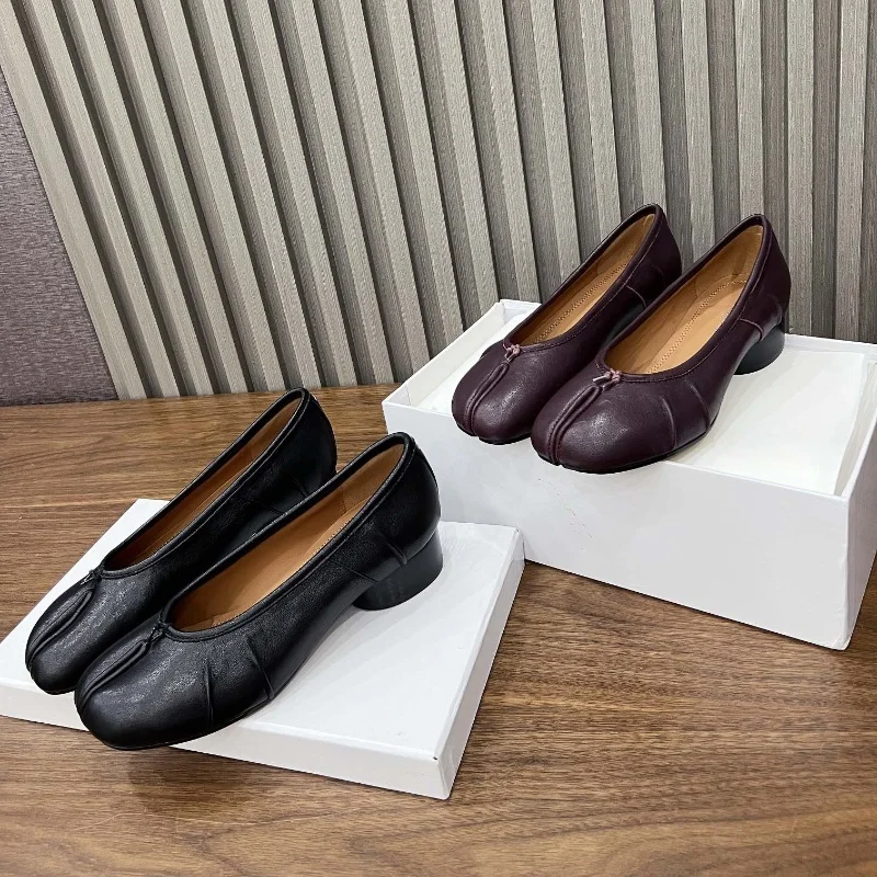 

Split toe shoes for women 2024 new leather flat sole single shoes, pig trotters shoes, pleated loafers, small leather shoes