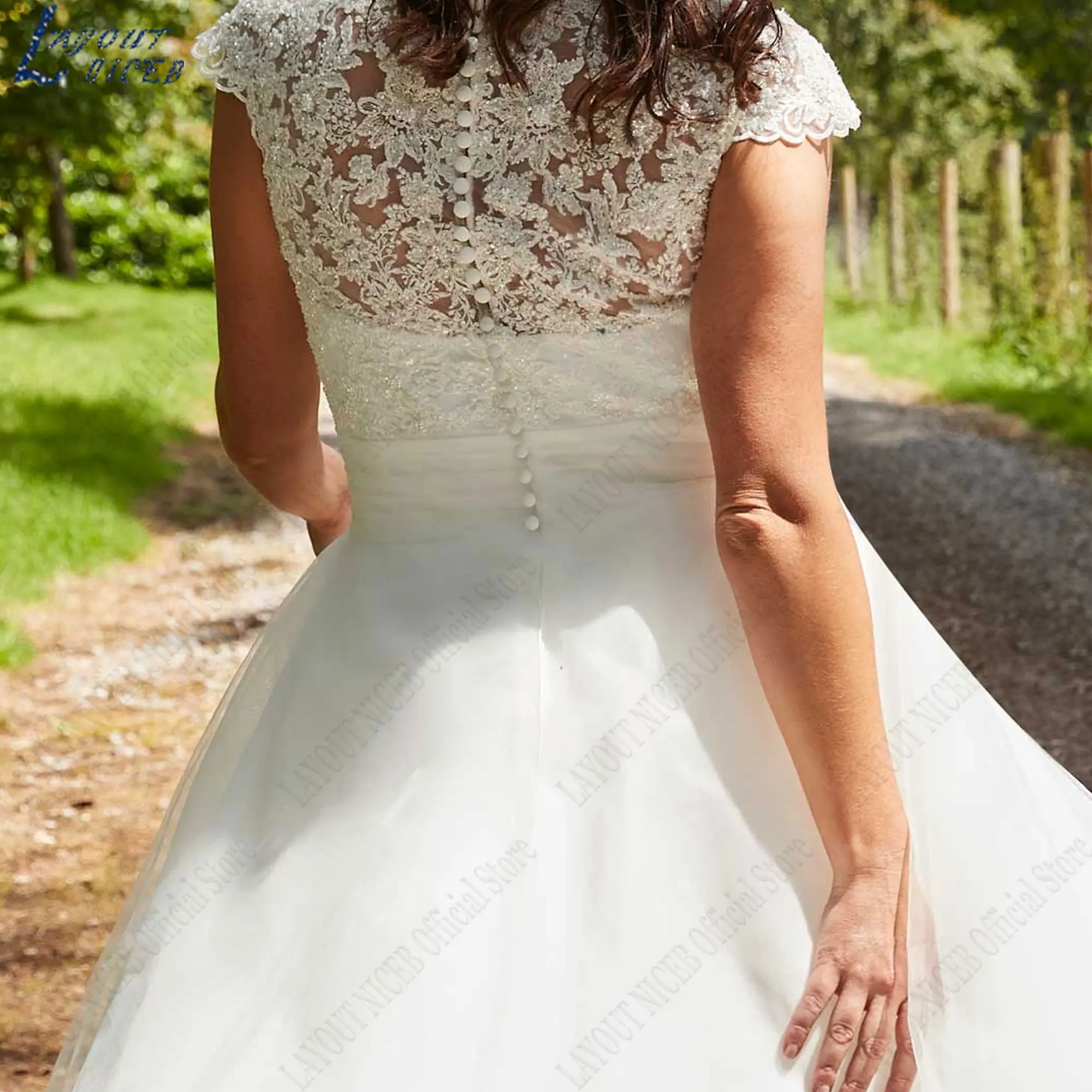 LAYOUT NICEB Appliques scollo a v a-line abiti da sposa Plus Size Tulle abiti da sposa bottoni posteriori vestido de casamento personalizzato 2024LAYOUT NICEB Appliques V-Neck A-Line Abiti da sposa Plus Size Tulle Brid