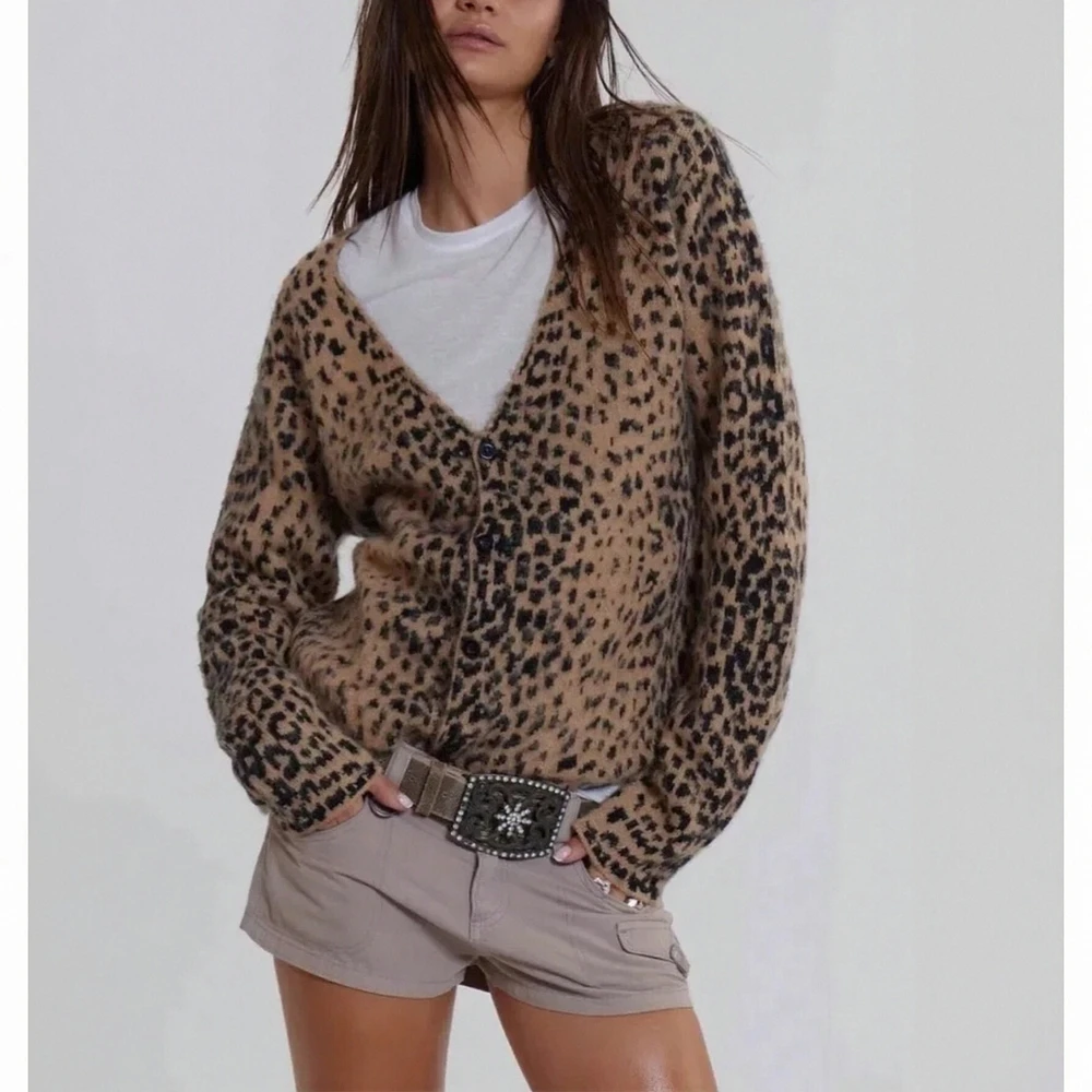 

Женский повседневный базовый свитер с длинным рукавом и v-образным вырезом, полный принт, осень-зима, повседневный простой модный топ для женщин