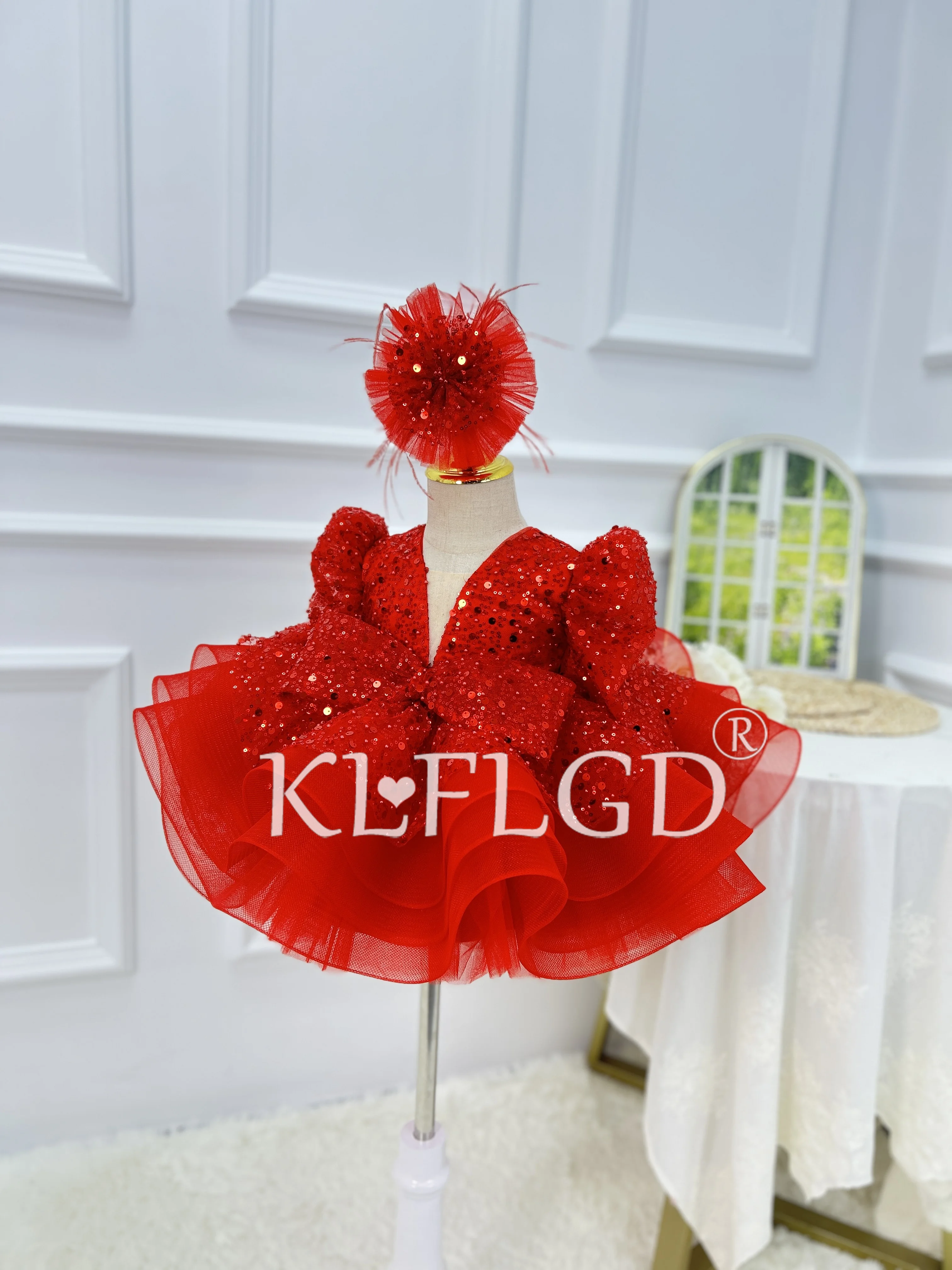KLFLGD Red Sequin Dress Flower Girl V-Neck Long Sleeved Gorgeous Wedding Dress Formal First Time Girl Christmas Costume