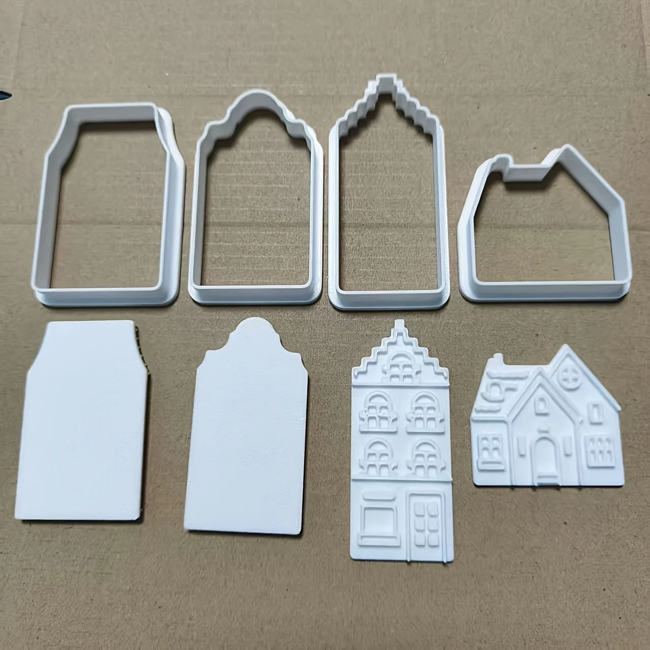 4-teiliges Lebkuchenhaus-Ausstechformen-Set, 3D-geprägte Stadthaus-Keksausstecher für Weihnachtsbacken, Kuchen und Festtagsleckereien – Detail 6