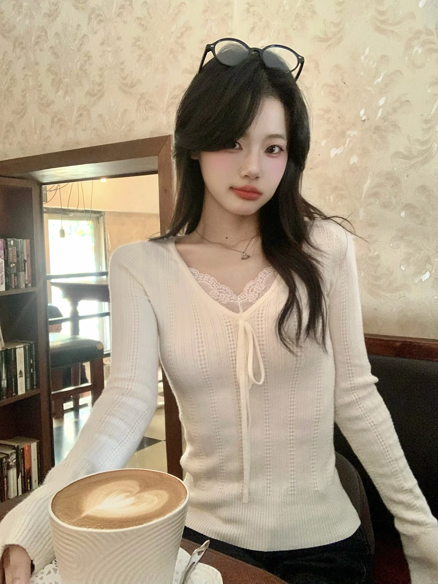 

Women's Lace Knitted Base irt Inner Wear Slim Fit Winter Top Korean Sle Commute Sle V-Ne Long Sve Color