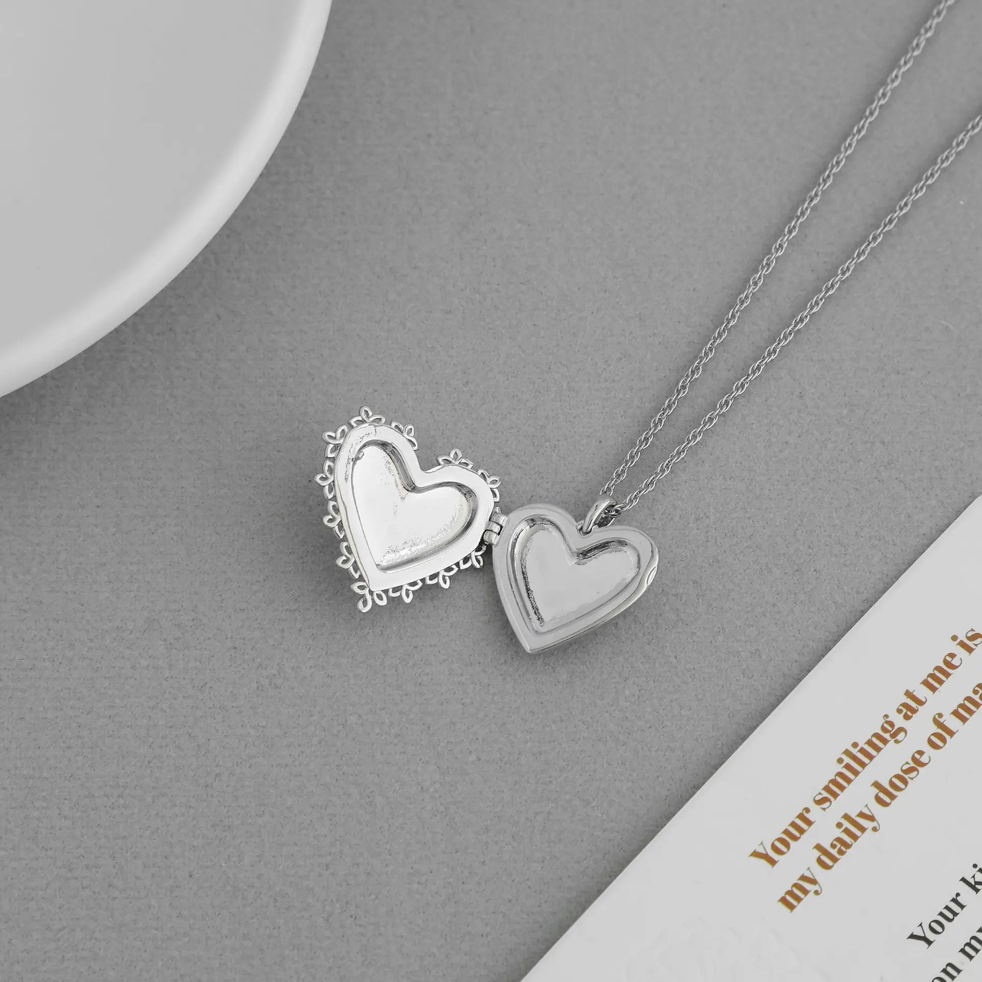 VKVVA Fashion Jewelry KS Series Gold-plated Lock Rose Flower Pendant Necklace Opened and Closed Love Clavicle Chain for Women