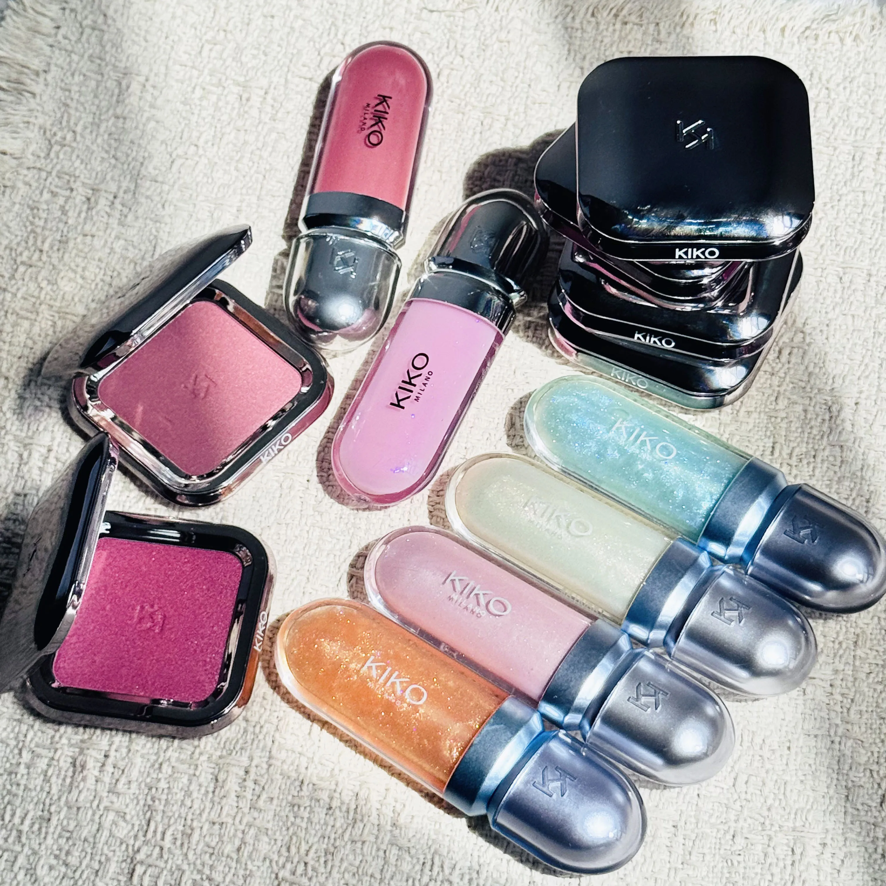 KIKO Limited Edition Cosmetics 3D Hydra Lip Gloss 25 Colors Plump Lips Moisturising & Unlimited Blush Monochrome Powder Blusher