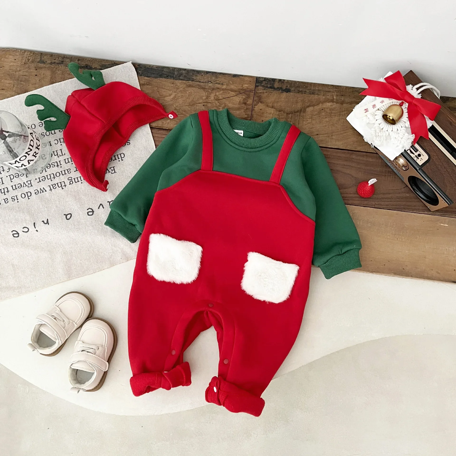 Baby Christmas jumpsuit set autumn and winter baby clothes with plush insulation for outdoor climbing，W136