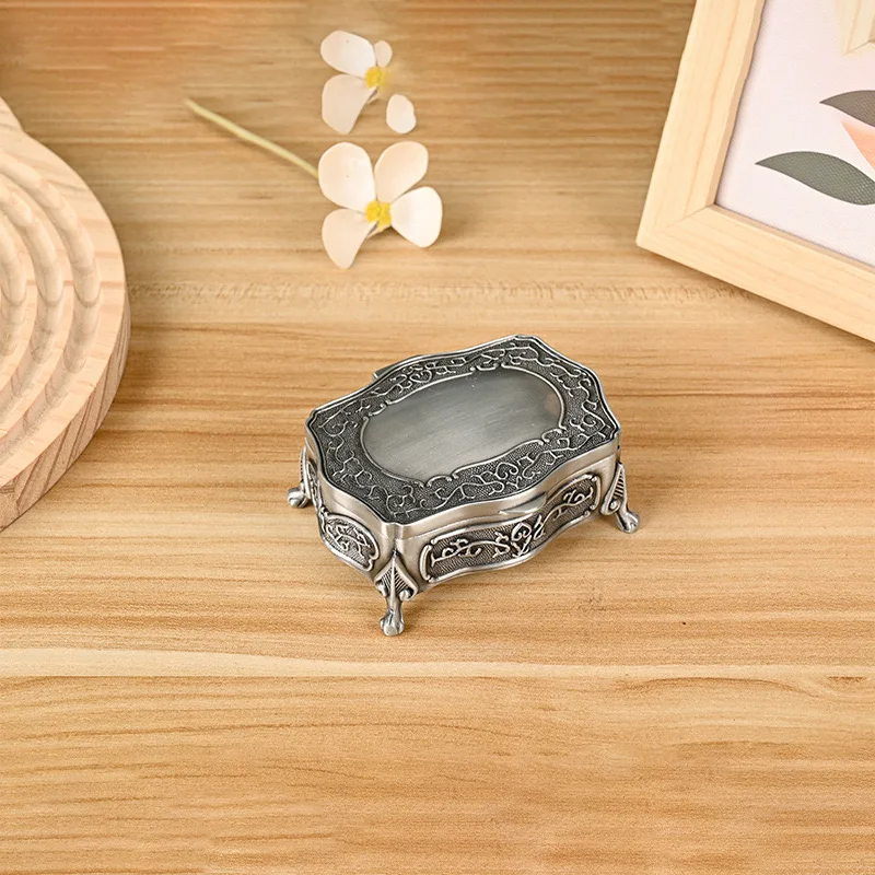 Metal Jewelry Box Small Trinket Jewelry Storage box For Rings Earrings Necklace Treasure Chest Organizer Antique jewelry Keepsa