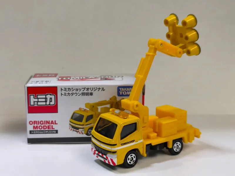 

Takara Tomy Tomica Shop Original Tomica Town Lighting Car Alloy car Model Replica Series Christmas Children Gifts Boy Toys