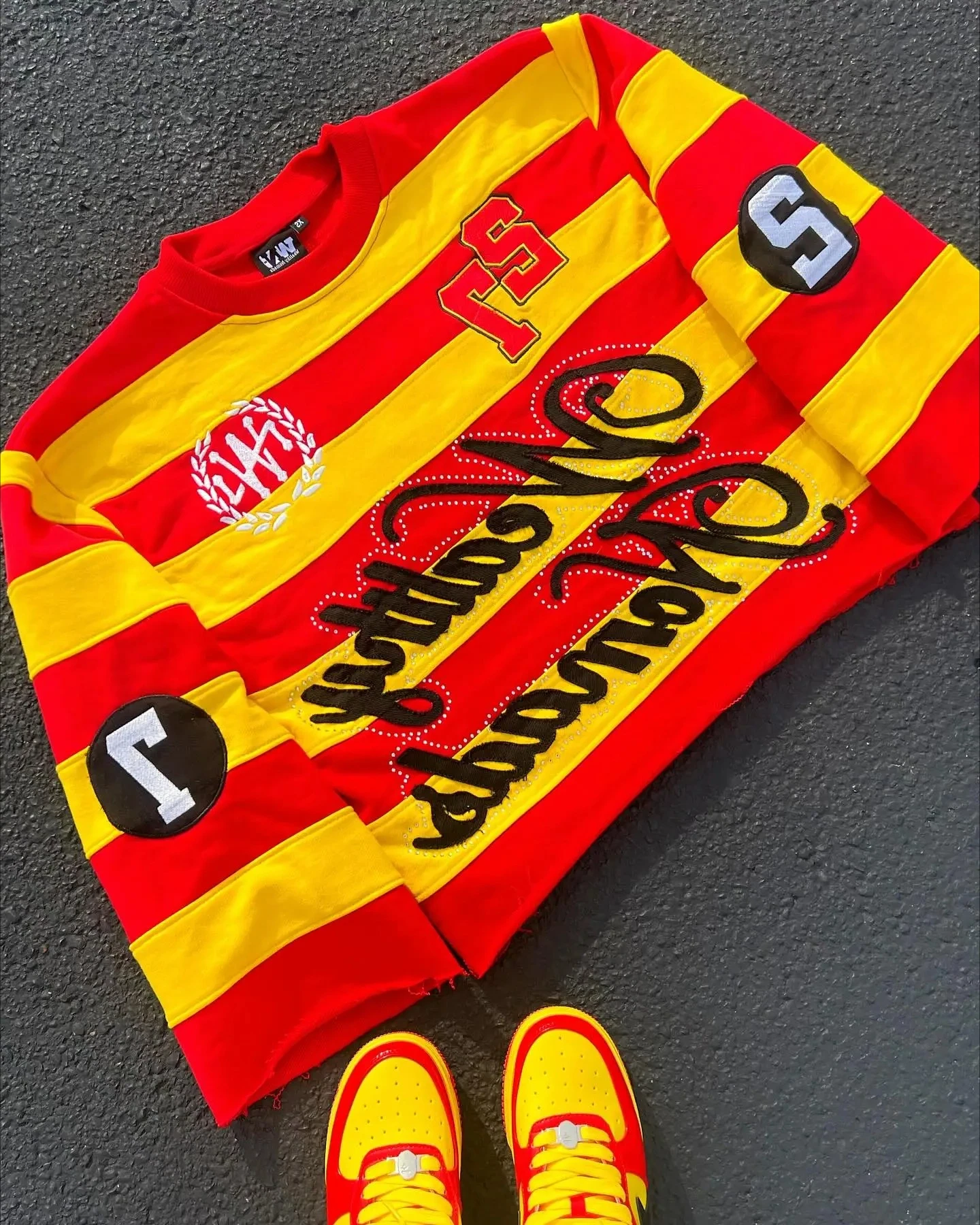 Y2k Harajuku الرجال النساء الهيب هوب شريط لصق بأكمام طويلة تي شيرت المتضخم فضفاض رسالة الجرافيك تي شيرت الشارع الشهير الجولة الرقبة القمم