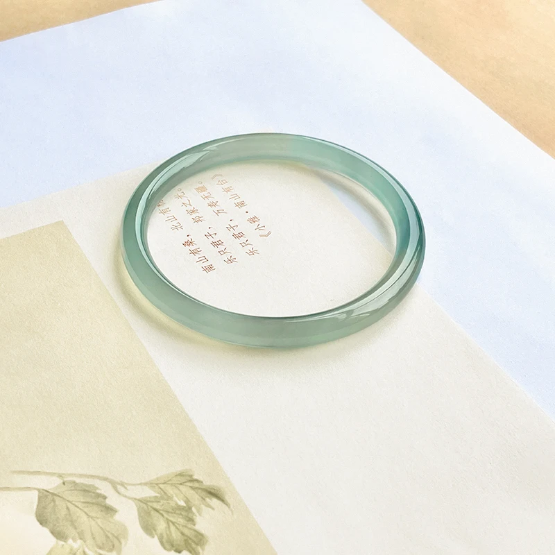 Pulseras de belleza Icy Green, pulseras de tintes, damas frescas y elegantes.