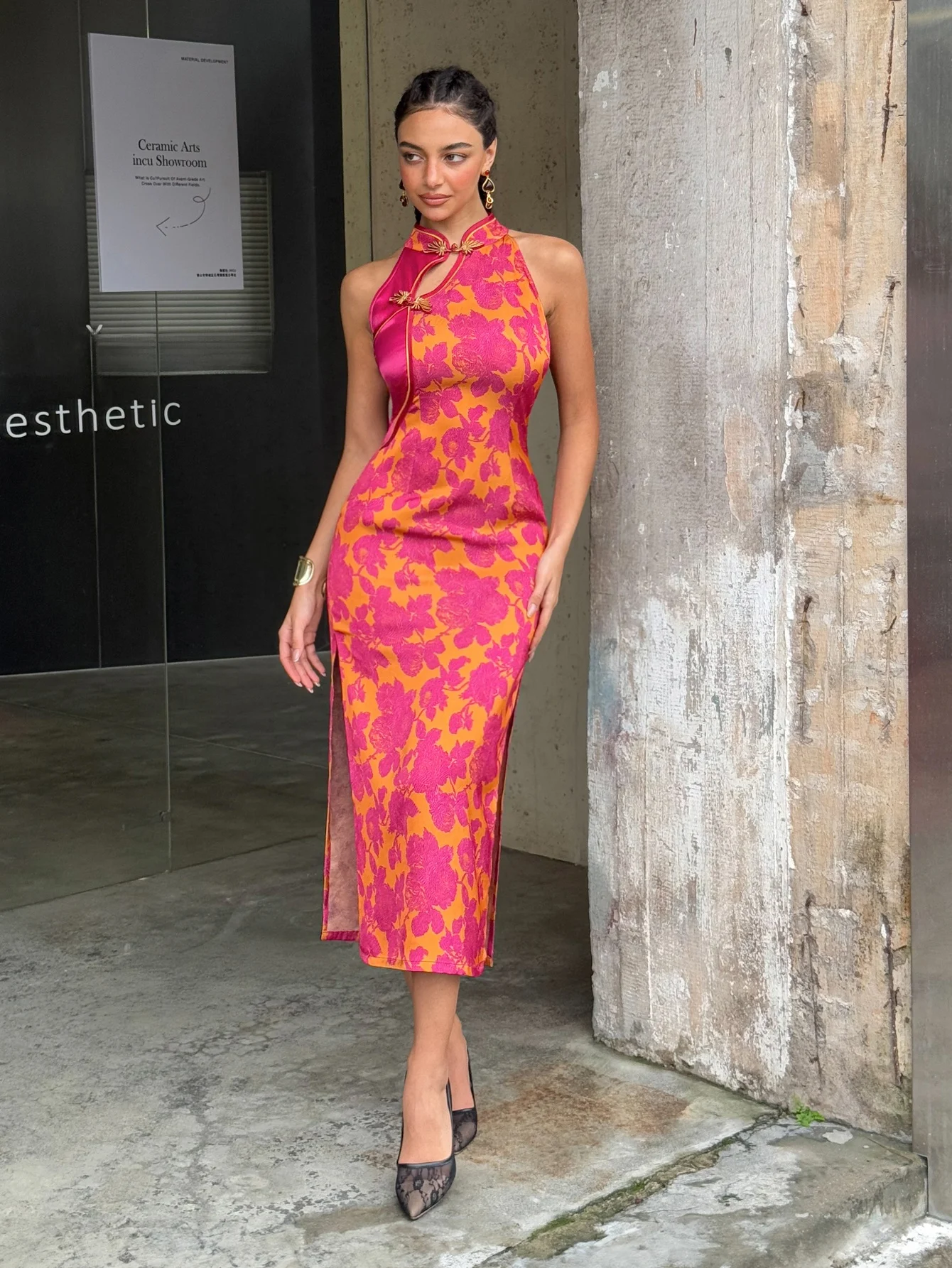 

Вечернее платье-ципао в китайском ретро-стиле с цветочной вышивкой, высоким разрезом, из дышащего полиэфирного волокна