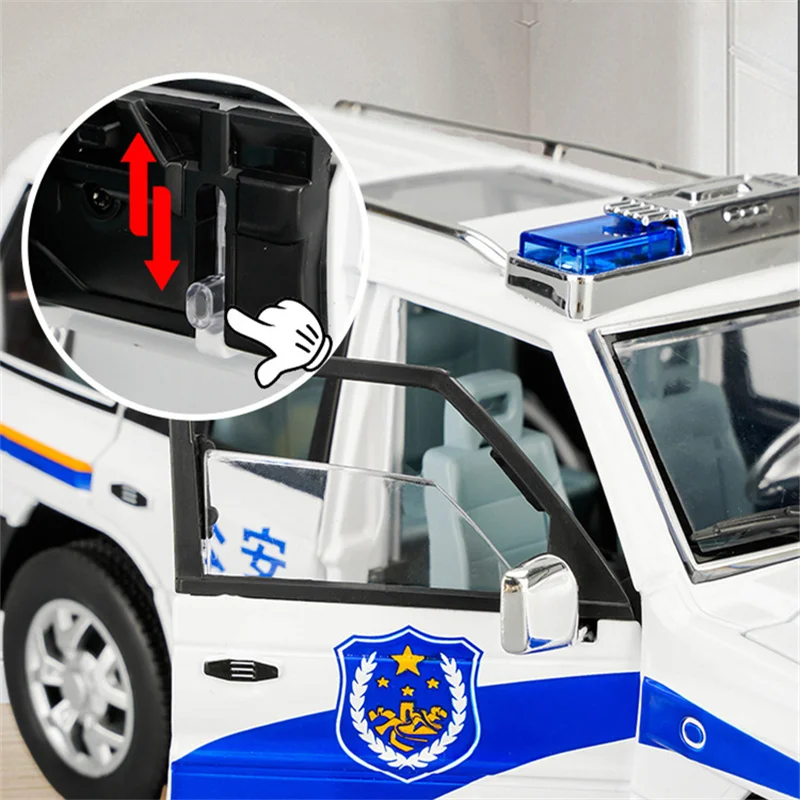 1:18 Mitsubishis PAJERO SUV Alloy Car Model Diecast Metal Toy Police Off-road Vehicle Car Model Simulation Sound Light Kids Gift