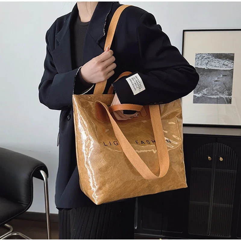 Klare Tragetasche aus PVC-Kraftpapier mit Farbkontrast, luxuriöse Vintage-Hobo-Umhängetasche, wasserdichte Shopper-Handtasche mit Buchstaben oben – Detail 24