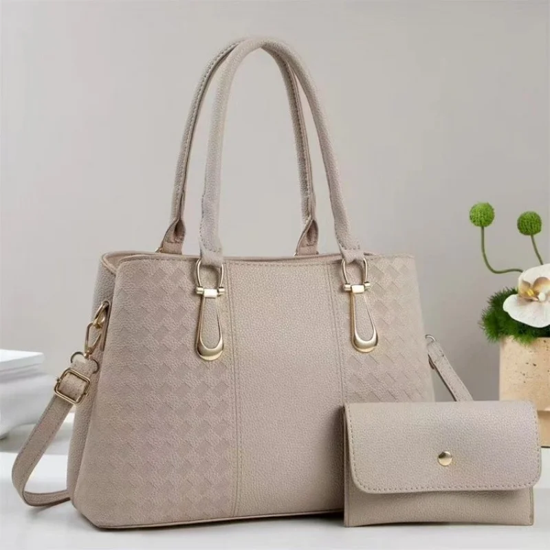 

Women's Crossbody-Bag Made Of Faux Leather Boasting Trendy Panama High-End Spacious Soft Daily Look