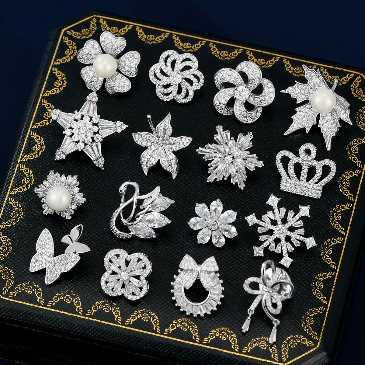 เข็มกลัดเกล็ดหิมะขนาดเล็กสำหรับผู้หญิงเข็มกลัดติดเสื้อ2024ละเอียดอ่อนสำหรับสุภาพสตรีเข็มกลัดติดปกเสื้อแบบน่ารักใหม่อุปกรณ์เสริมสำหรับเสื้อผ้า